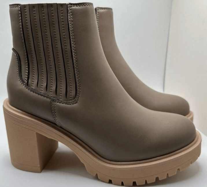 Waterproof boots for walking all day